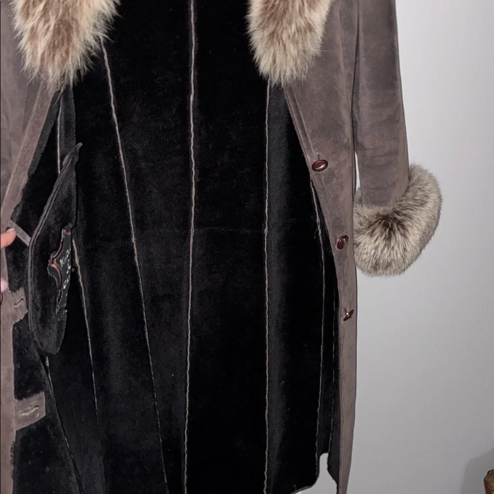 Long Brown Suede Coat with Mink Fur Trim - Women's Size M - Picture 15 of 15
